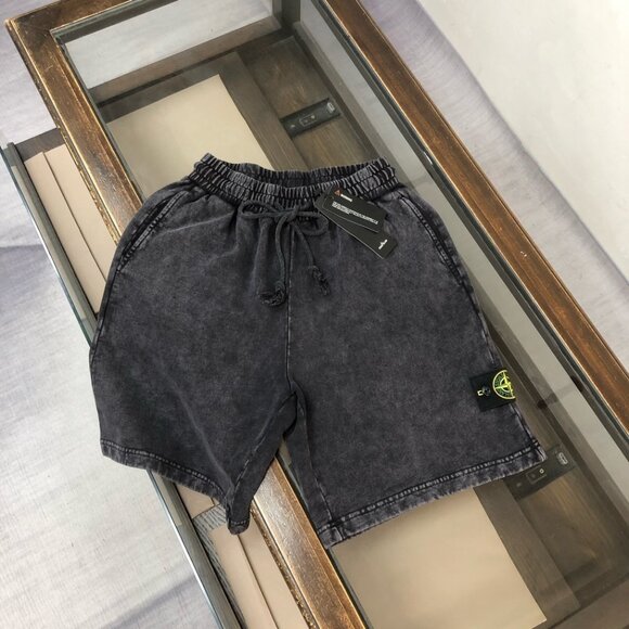 Stone Island T - shirt and Shorts - Picture 7 of 9